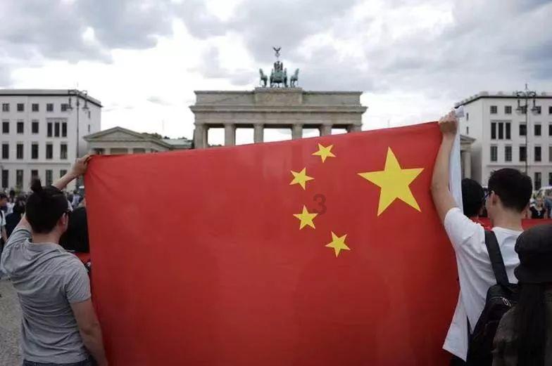 30岁杨洋新剧不断,线下被偶遇,生图状态却令人担忧,他怎么了?-专业有问必答平台